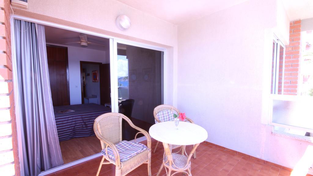 Almuñécar Hostal Velilla מראה חיצוני תמונה
